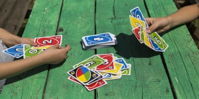 Bài Uno dễ chơi không và bí kíp chiến thắng game này là gì? 1 Bài Uno